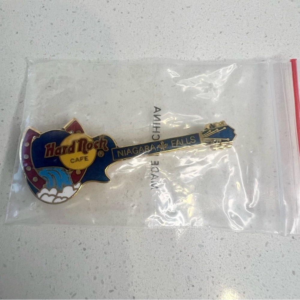 Hard Rock Cafe Niagara Falls Guitar Pins Canada Collectible - Picture 4 of 6